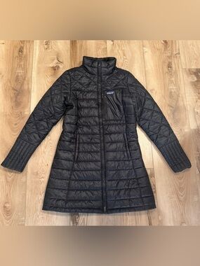 Patagonia Women's Radalie Parka- black- medium